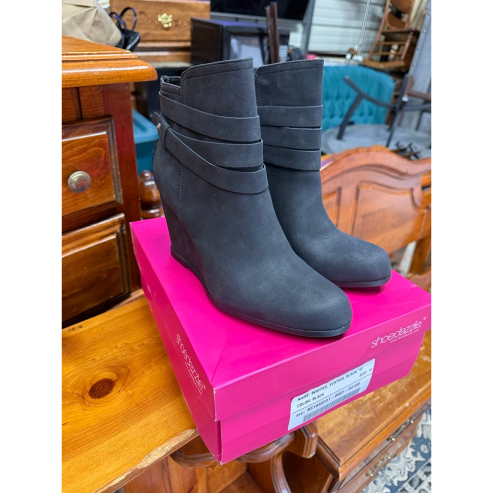 Women's ShoeDazzle Black Wedge Ankle Boots Size 10